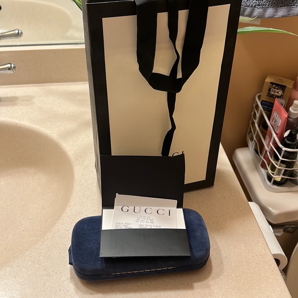 Gucci Sunglasses - Picture 8 of 8